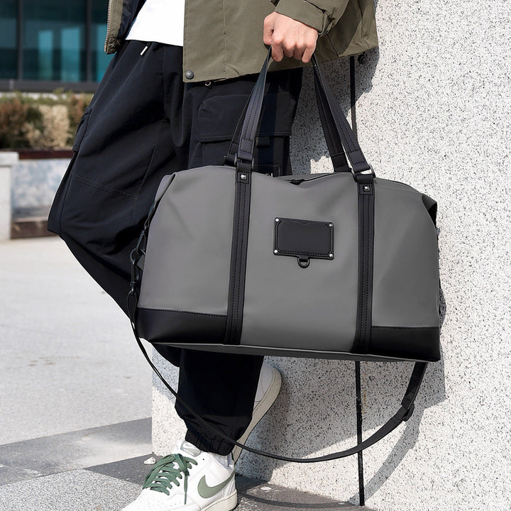 Sporty travel bag with stylish design and sturdy carrying handles Kalsten