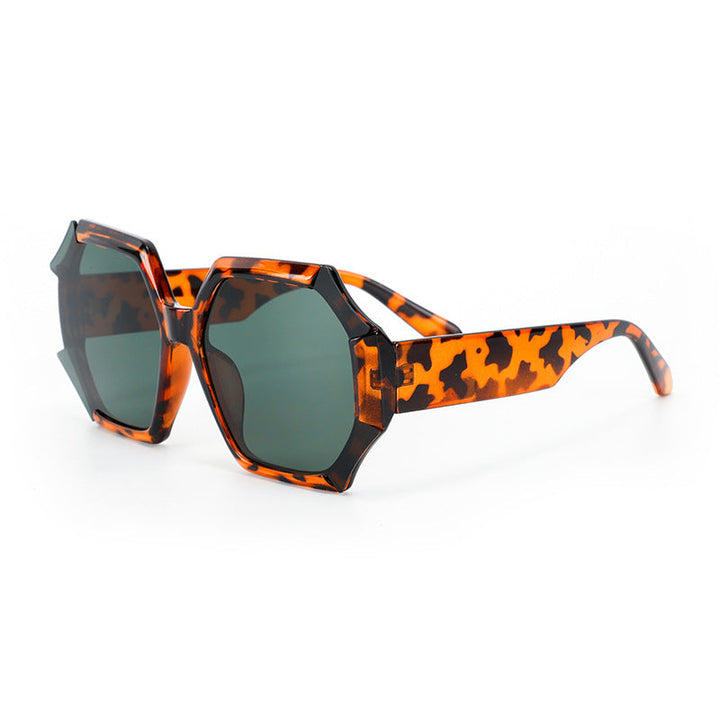 Ladies fashionable sunglasses with faceted frame Kalsten