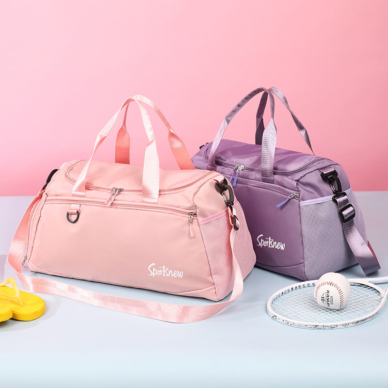 Sporty travel bag with multifunctional inner compartment Kalsten