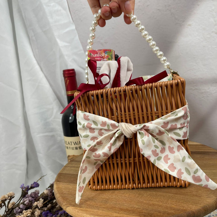 Women's stylish rattan container with pearl handle Kalsten