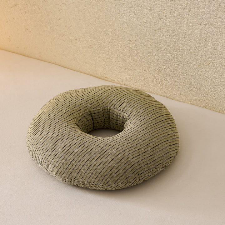 Comfortable donut pillow with ergonomic design Kalsten
