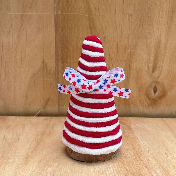 Unisex festive table tree made of knitted fleece with star topper and wooden base Kalsten