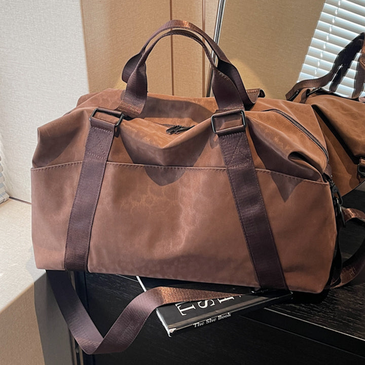Sporty travel bag with structured upper material Kalsten