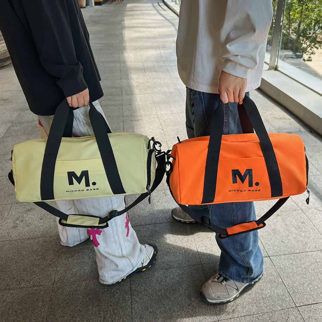 Sporty Travel Bag with Structured Interior Compartments Kalsten