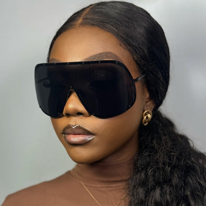 Women futuristic sunglasses with large frame and innovative design Kalsten