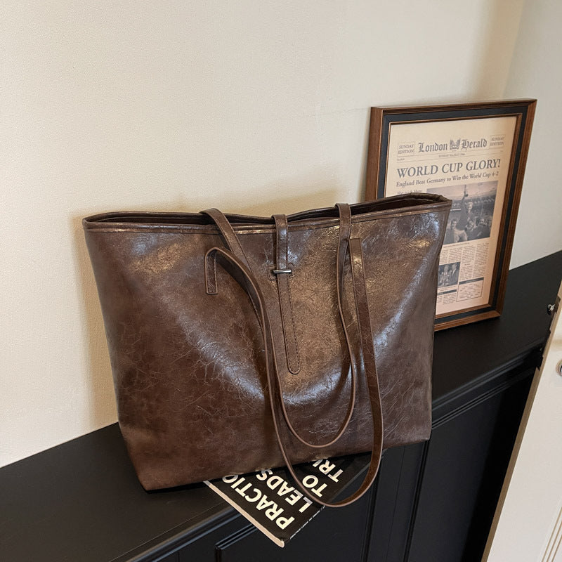 Elegant and Spacious Tote Bag Kalsten