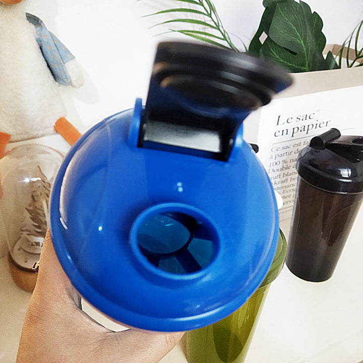 Unisex Shaker bottle in a timeless design with practical pouring opening Kalsten