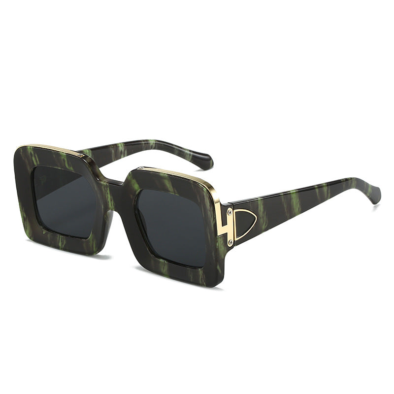 Women square sunglasses with luxurious design and golden accents Kalsten