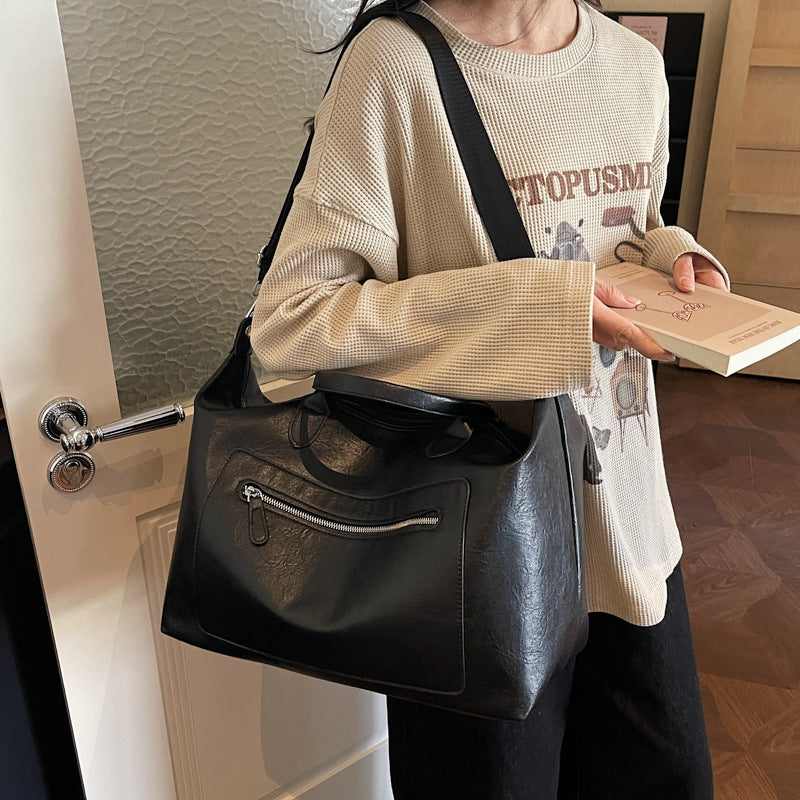 Elegant and Functional Weekend Bag Kalsten