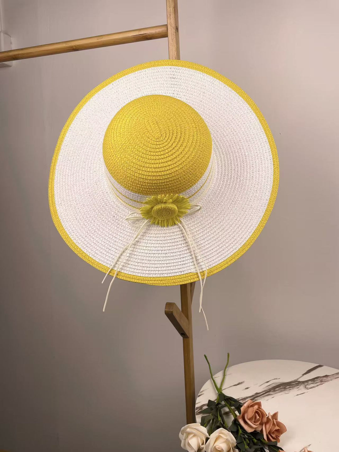 Elegant Beach Bag with Matching Sun Hat Kalsten