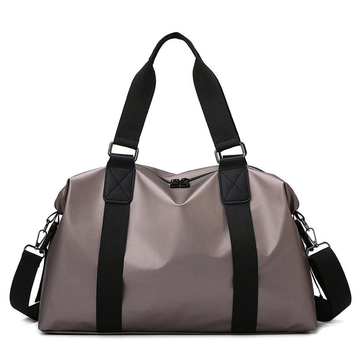 Sporty travel bag with water-repellent properties and ergonomic carrying handles Kalsten