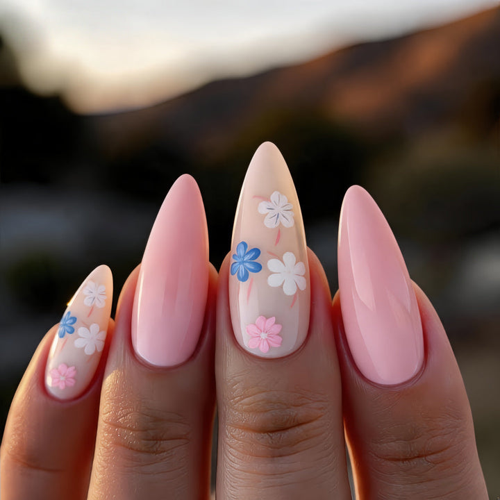 Artificial Nails in Elegant Flower Design Kalsten