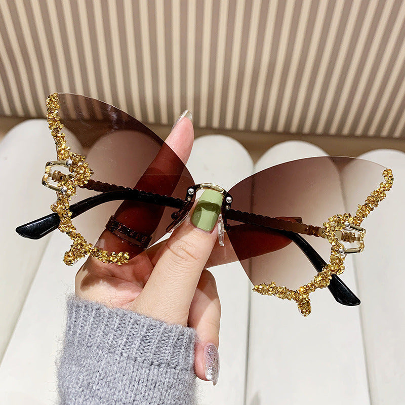 Ladies extravagant Cat-Eye sunglasses with dazzling rhinestone embellishments Kalsten