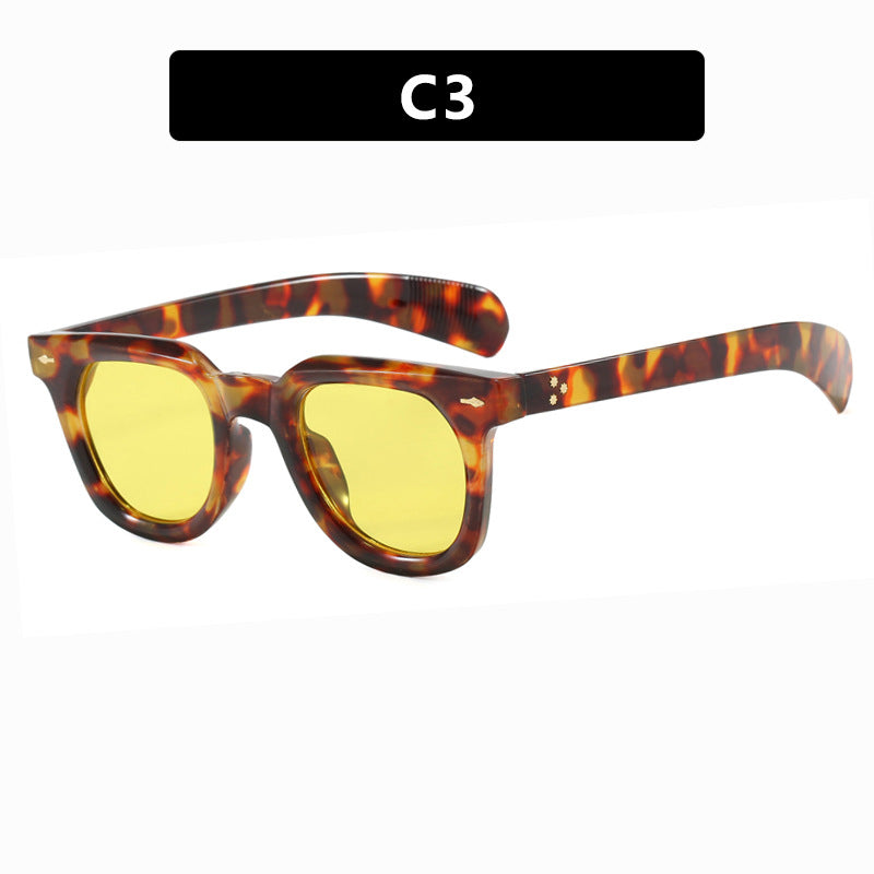 Women's stylish sunglasses in trendy design with elegant frame Kalsten