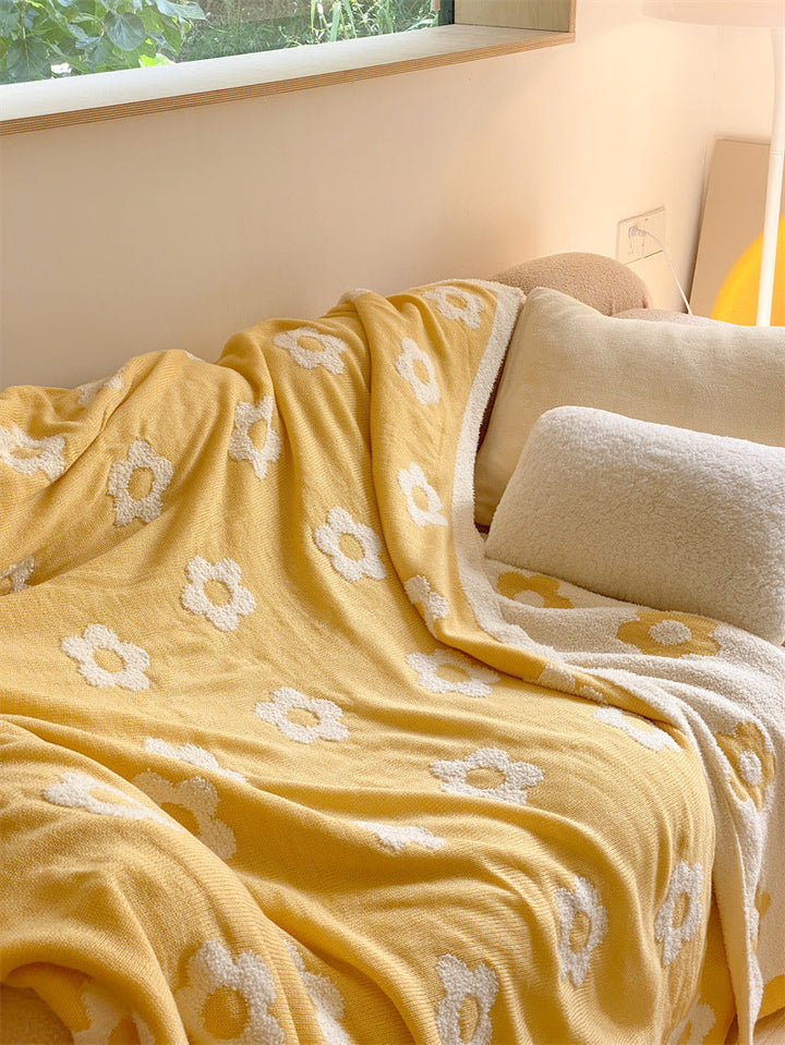 Unisex Cozy Blanket with Floral Design Kalsten