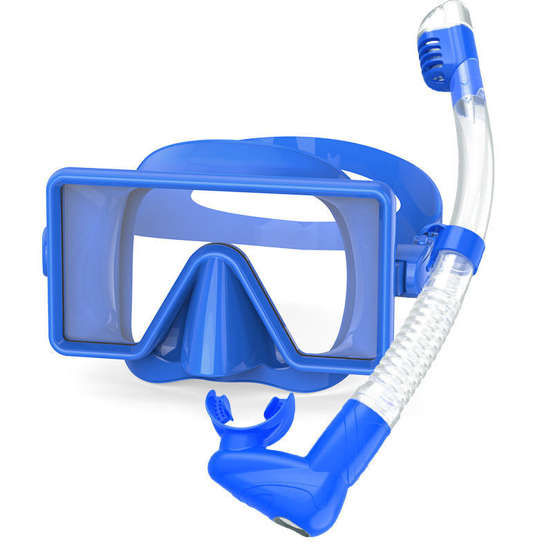 Swimming and diving mask with innovative field of vision and ergonomic design Kalsten