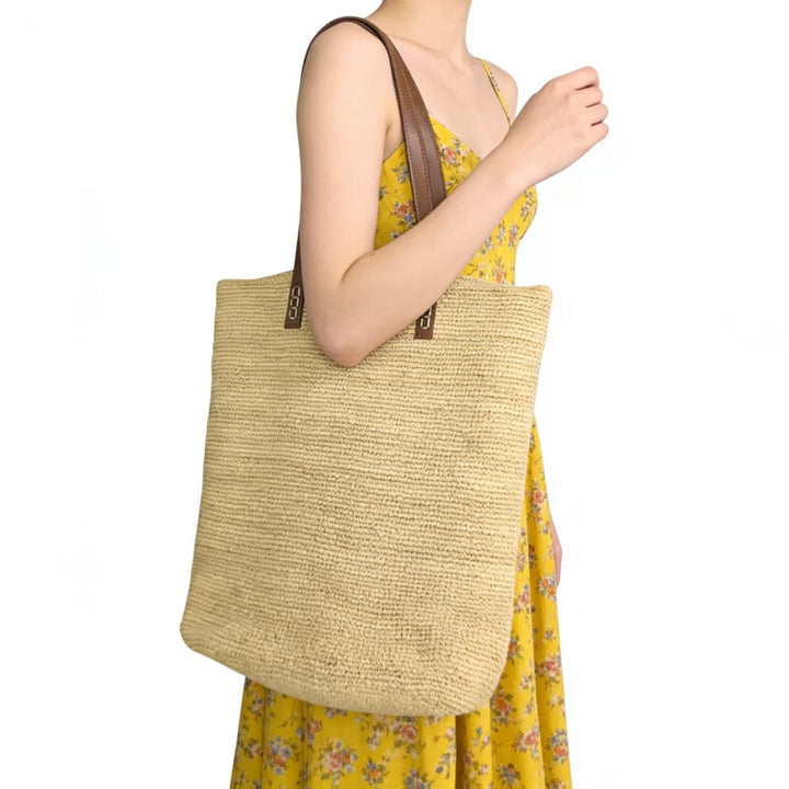Handbag Made of Sustainably Woven Natural Material with Elegant Leather Handles Kalsten