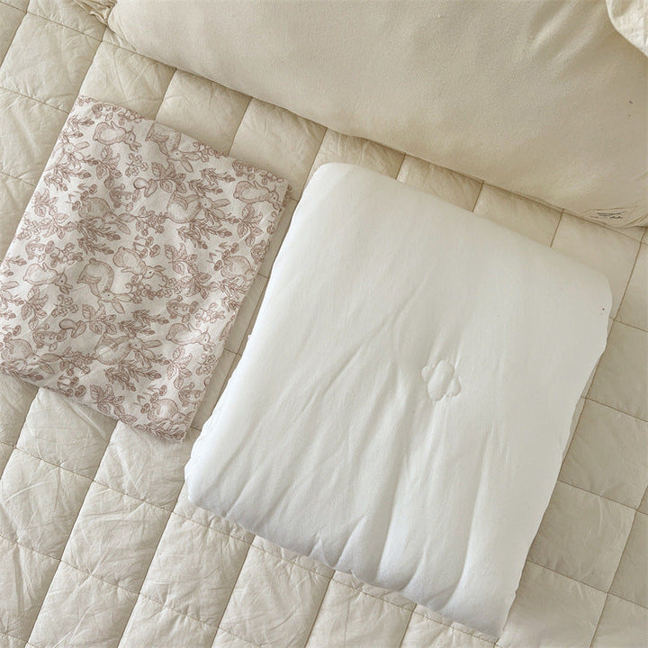 Unisex cotton pillowcase with cheerful bear design Kalsten