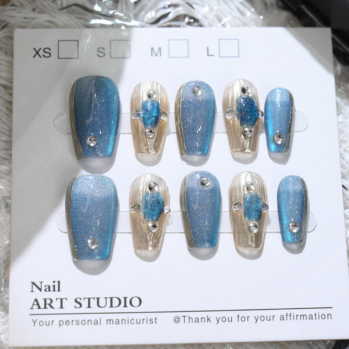 Glittery Press-On Nail Art Kalsten