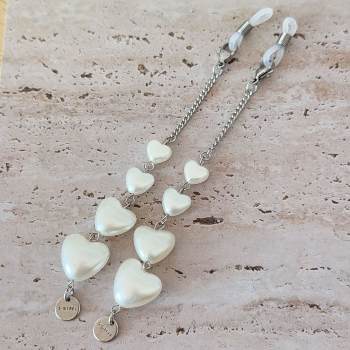 Heart-Shaped Pearl Accented Eyewear Chain Kalsten