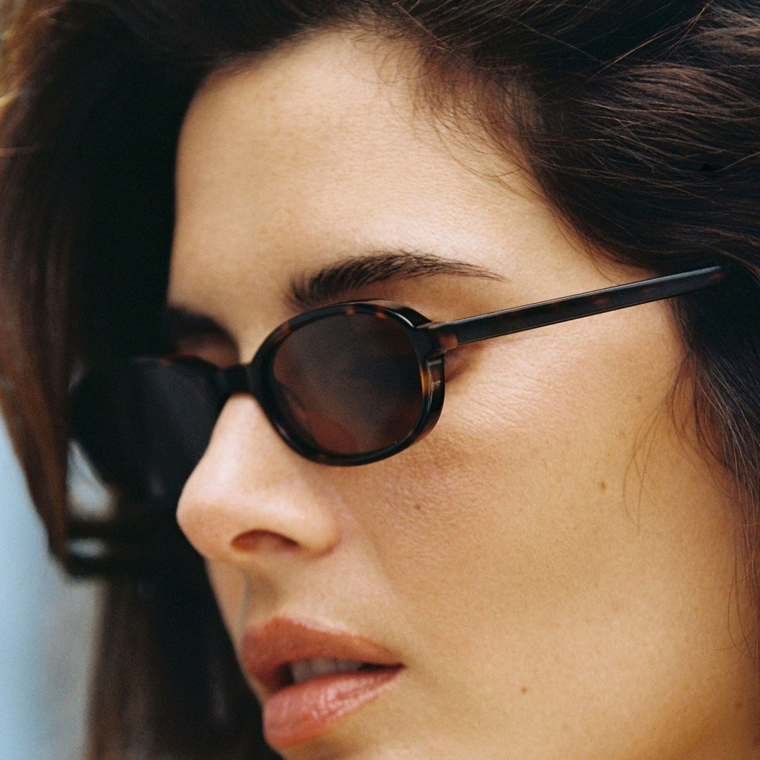 Ladies fashionable sunglasses in elegant tortoiseshell design Kalsten