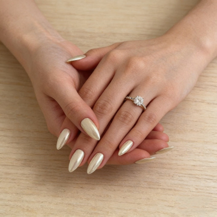 Elegant Artificial Nails in Shimmering Metallic Look Kalsten