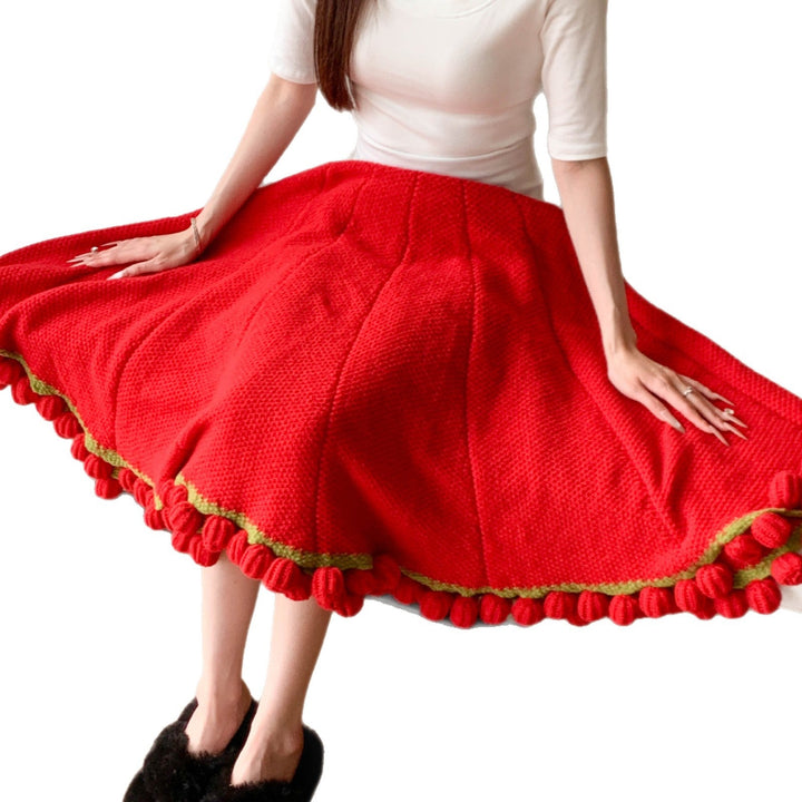 Cozy Blanket with Playful Pompons Kalsten
