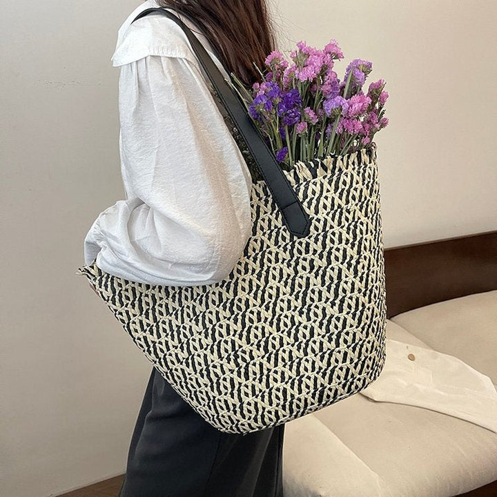 Stylish Tote Bag Made of Braided Natural Material Kalsten