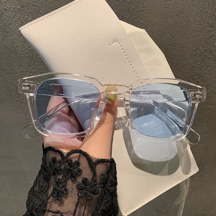Ladies stylish sunglasses with striking frame Kalsten