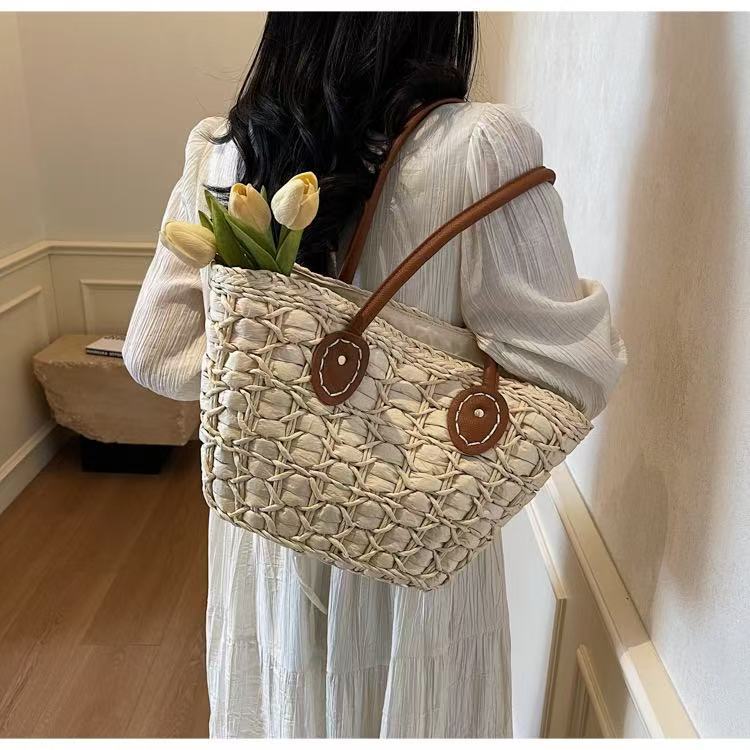 Handcrafted basket bag with elegant leather accents Kalsten