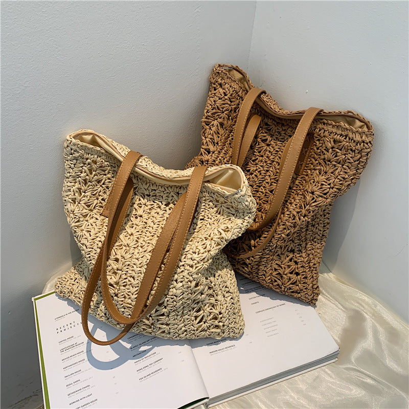 Bag made of woven natural material Kalsten