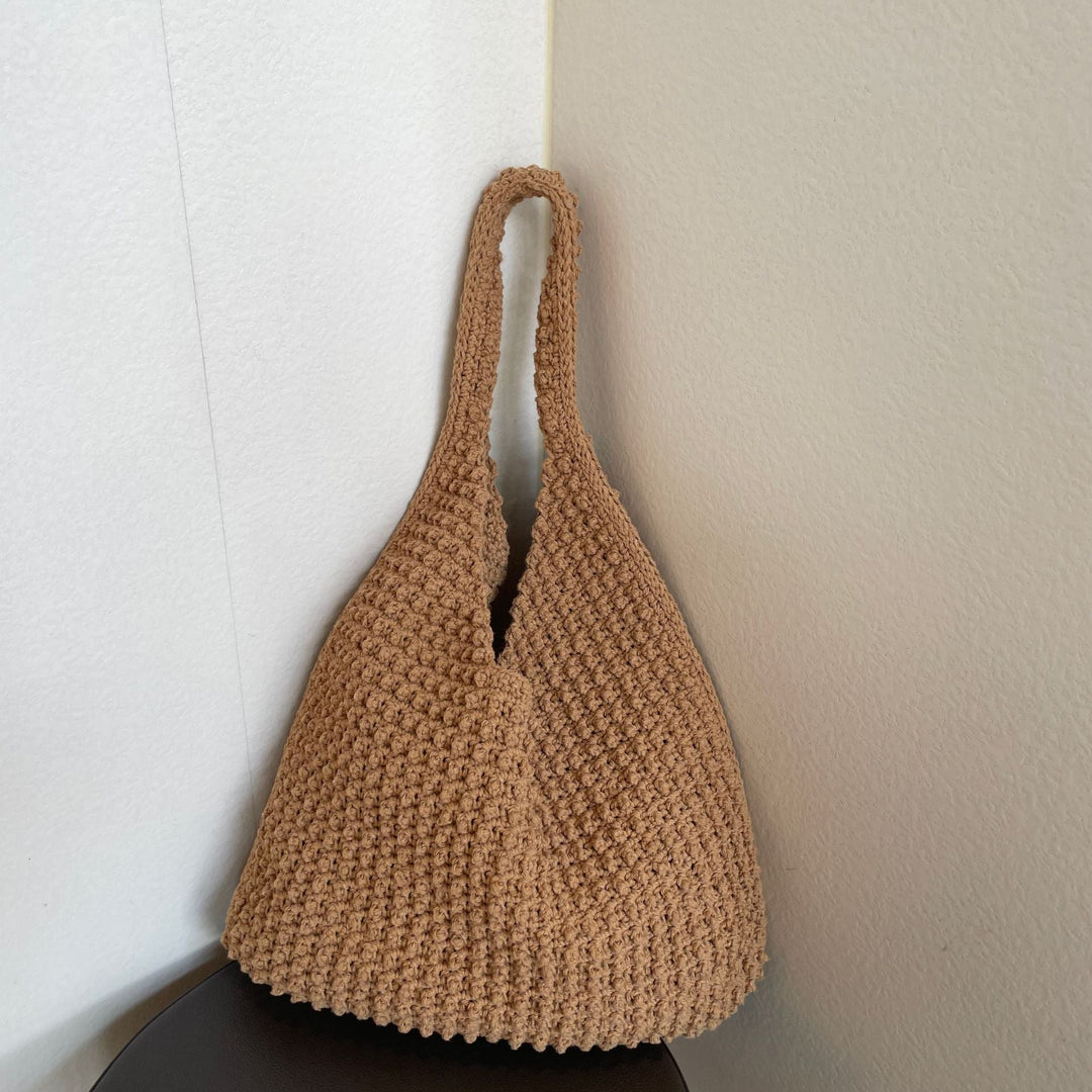 Hand-knotted everyday bag with structured surface Kalsten