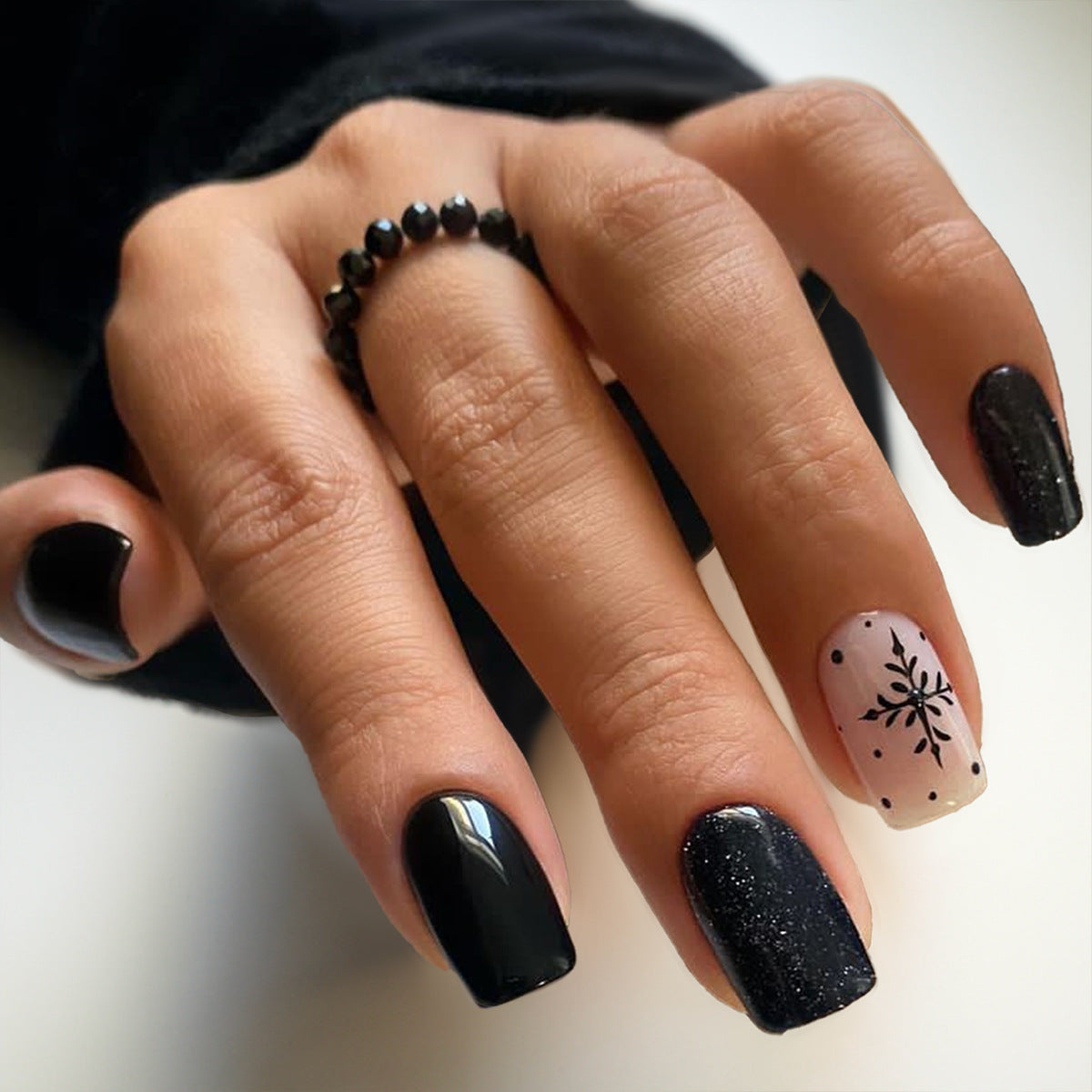 Stylish Press-On Nail Art Set with Decorative Sparkle and Floral Designs Acalora