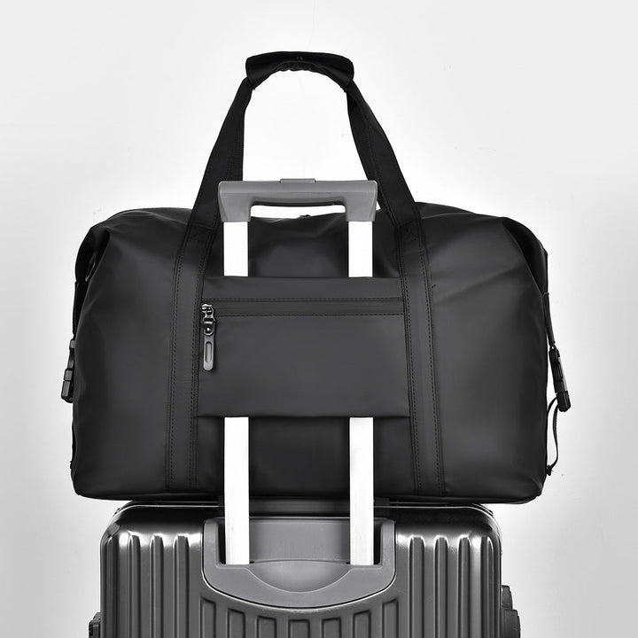 Travel bag with waterproof material and practical carrying options Kalsten