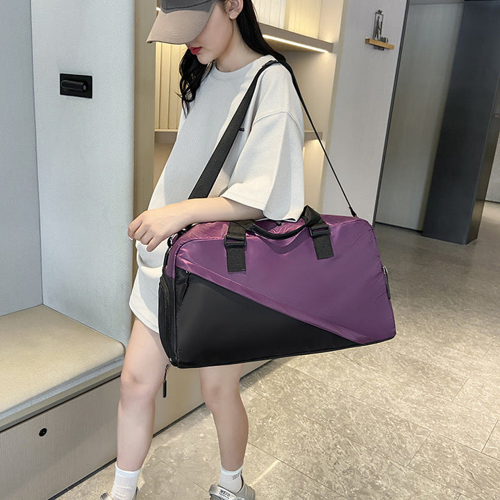 Sporty travel bag with adjustable shoulder strap and practical organizer compartments Kalsten