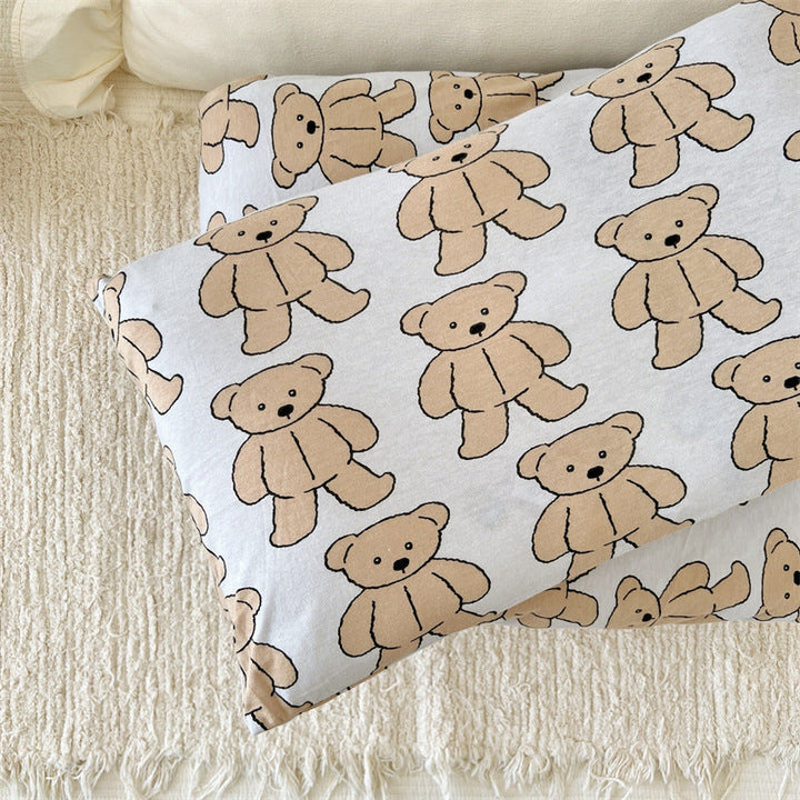 Unisex cotton pillowcase with cheerful bear design Kalsten