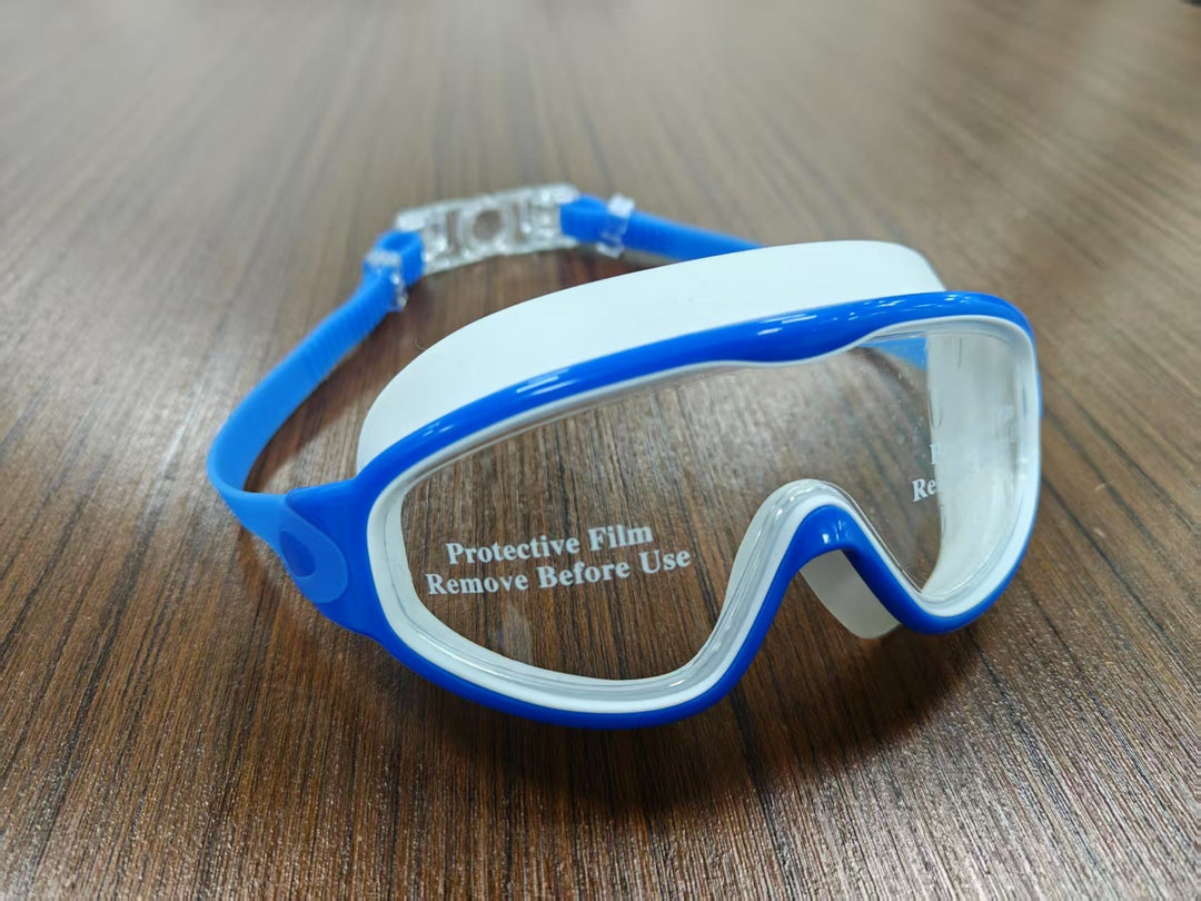 Swimming mask with adjustable comfort and clear field of vision Kalsten