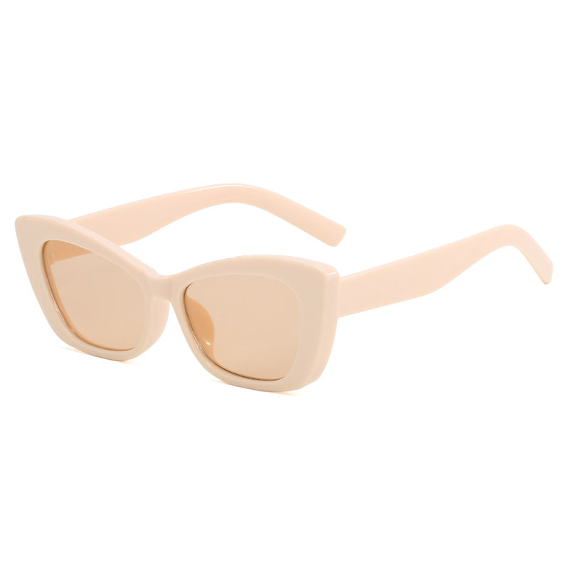 Ladies Cat-Eye Sunglasses with Stylish Elements Kalsten