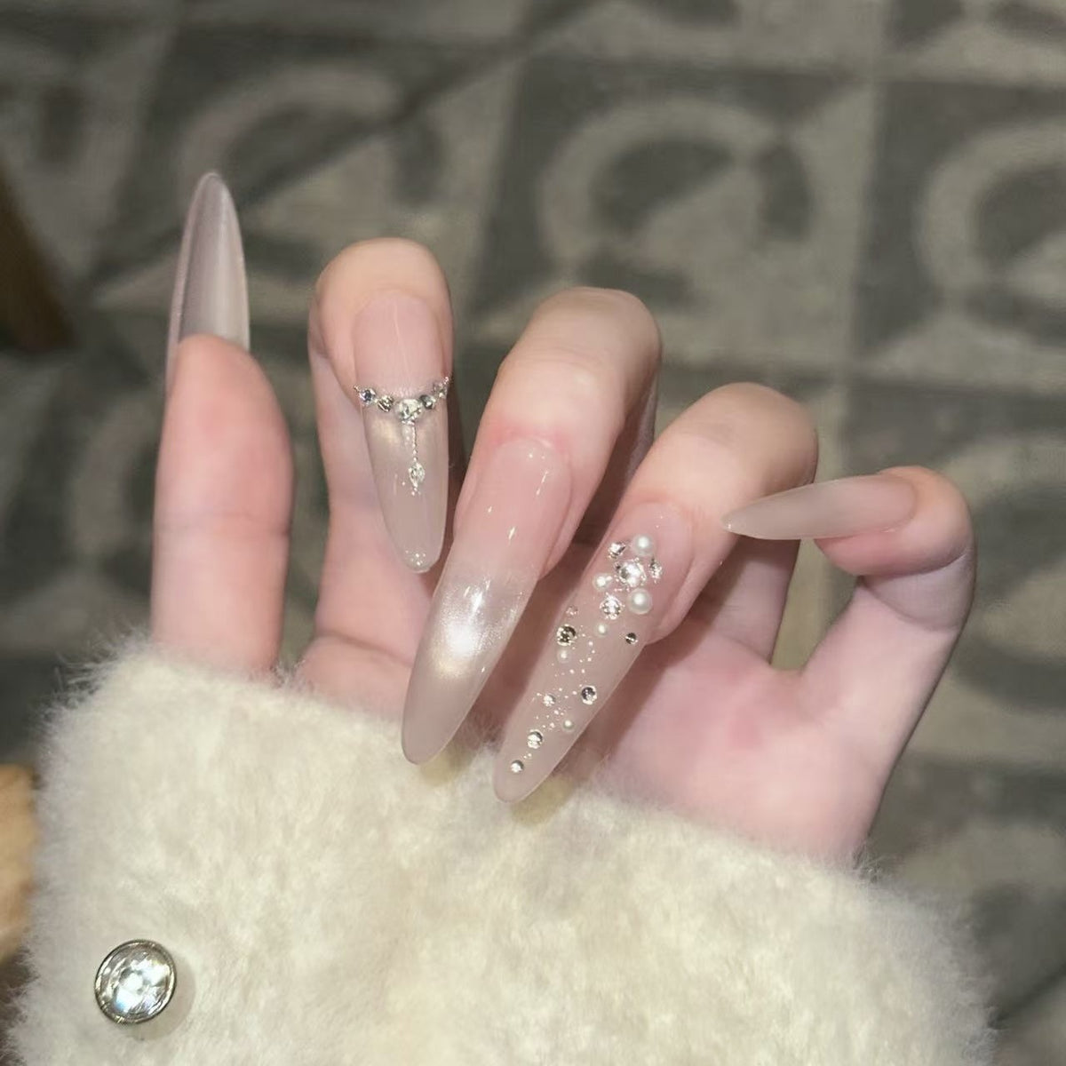 Decorative Press-On Nail Set Acalora