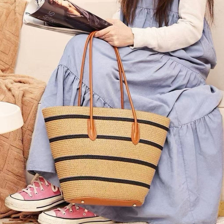 Sleek beach bag with matching sun hat Kalsten