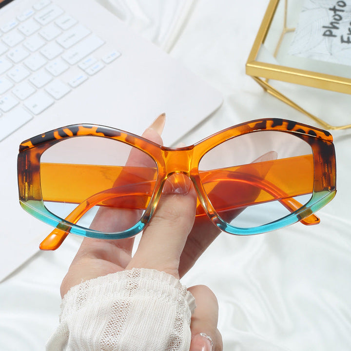 Women’s fashionable sunglasses with distinctive, futuristic design Kalsten