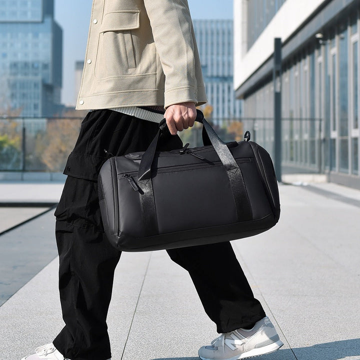 Everyday travel bag with spacious main compartment and innovative organization Kalsten
