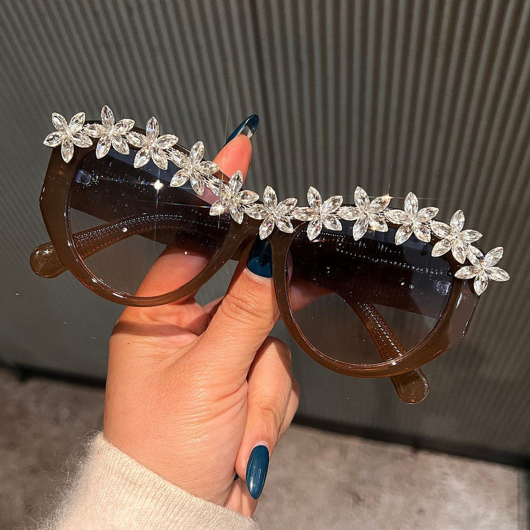 Ladies sunglasses with floral crystal accents Kalsten