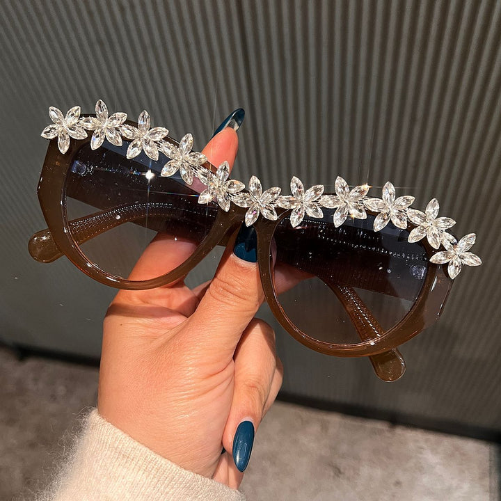 Ladies sunglasses with floral crystal accents Kalsten
