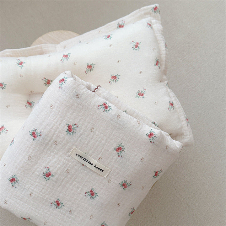 Unisex cuddly muslin blanket with elegant floral pattern Kalsten