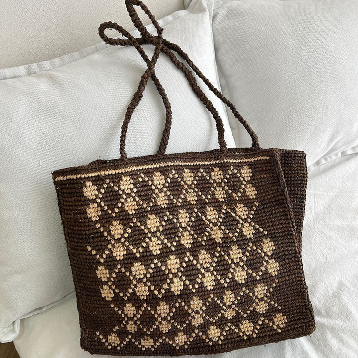 Handcrafted knit bag with floral design Kalsten
