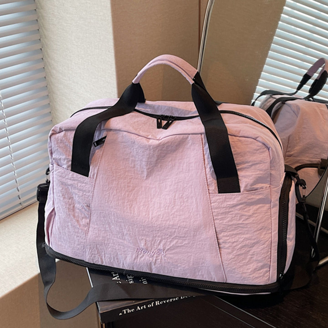 Sporty travel bag with innovative storage Kalsten