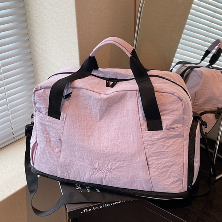 Sporty travel bag with innovative storage Kalsten