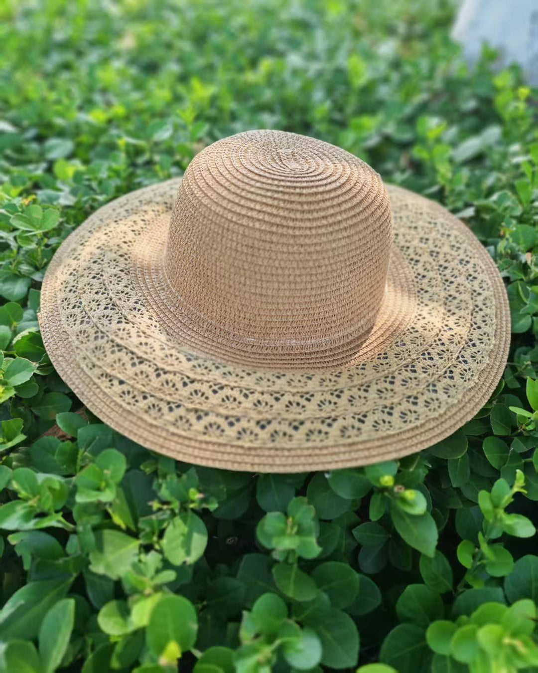 Sun hat with elegant crochet trim Kalsten