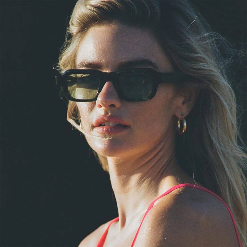 Women Retro-inspired sunglasses in striking design Kalsten